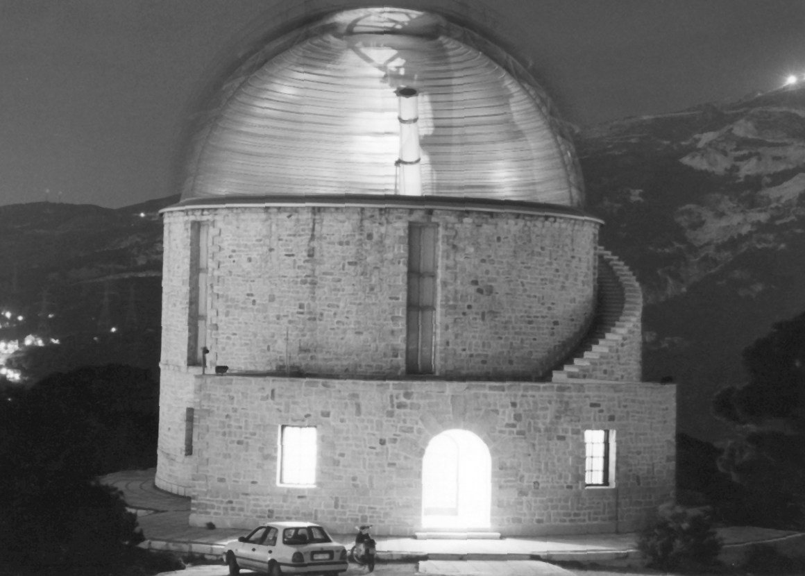 The impressive marble building of the Newall telescope